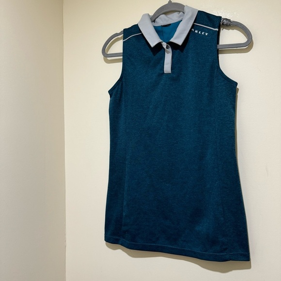 Women’s Oakley Blue Golf Sport Activewear Lightweight Tennis Tank Top No Size - Picture 2 of 16